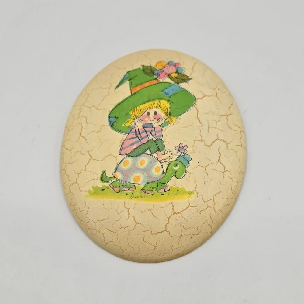 Vtg 70s Paula Cutes Wall Plaque Hillbilly Girl‎ w Patched Hat on Colorful Turtle